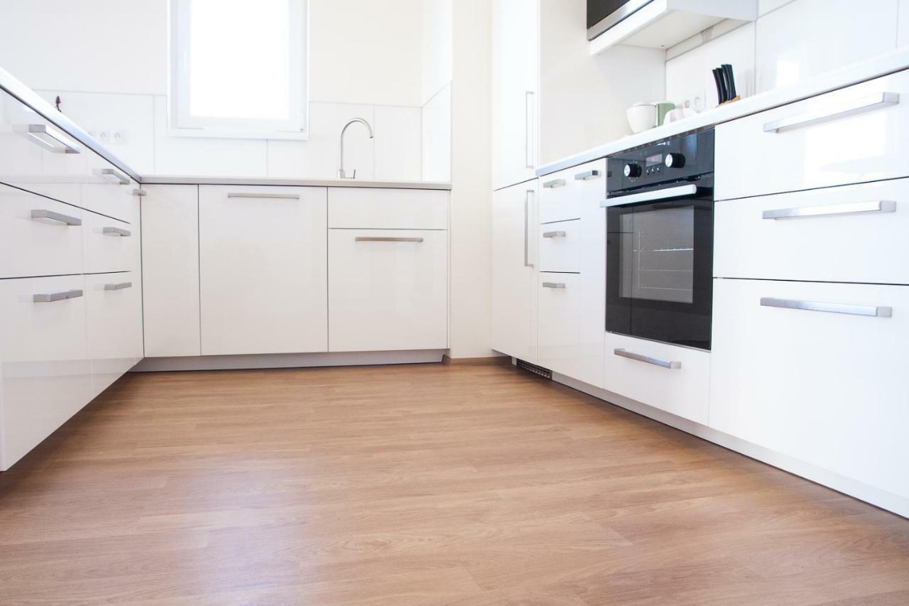 Prostorny 3 Pokojovy Apartman S Dvema Terasami Prag Eksteriør billede